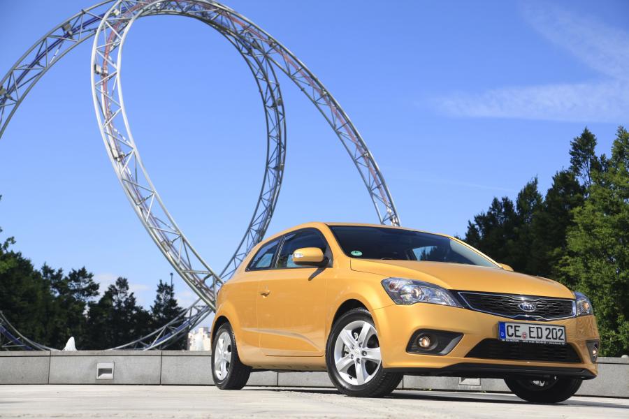  Kia pro_cee&rsquo;d EcoDynamics 2011 года  (фото 44 из 133)